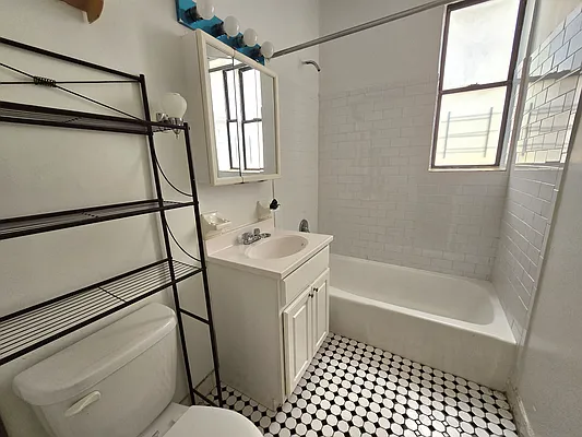 Rented by ERN Flats | media 10