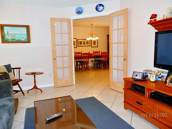 5th image of 4822 SW 2nd Ave