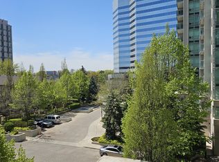 35 Bales Ave #501, Toronto, ON M2N 7L7