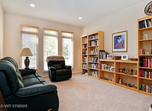 3rd image of 53 Holabird Cir
