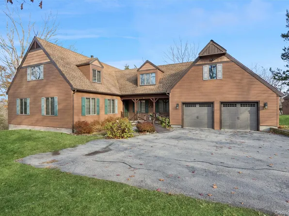 686 Traver Road, Pleasant Valley, NY 12569