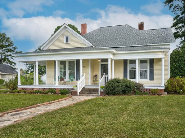 206 W Blalock Rd, Lucama, NC 27851