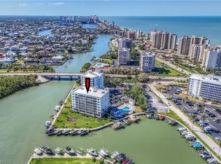 33 Bluebill AVE #A404, NAPLES, FL 34108