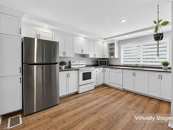 3rd image of 4956 Beam St