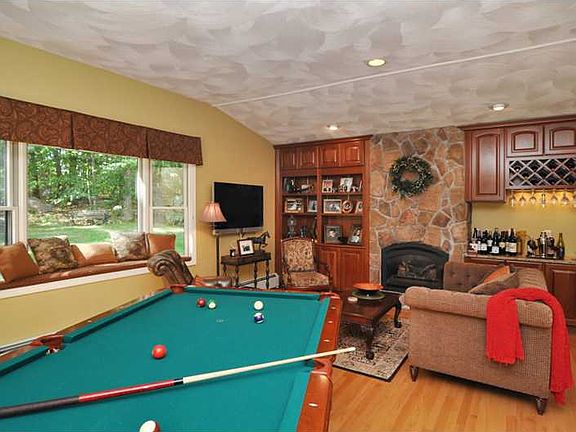 2nd image of 11 Eagle Nest Dr
