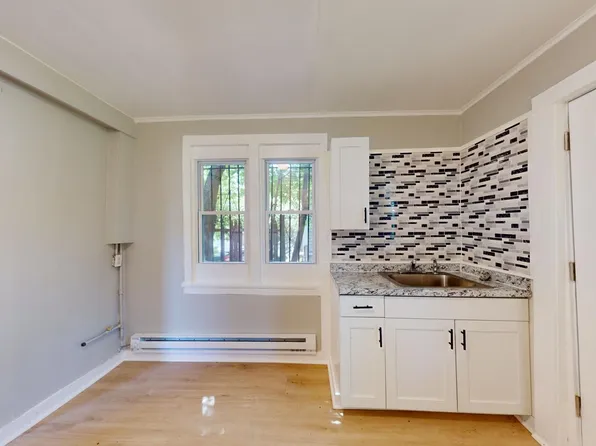 3275 W 58th St, Cleveland, OH 44102