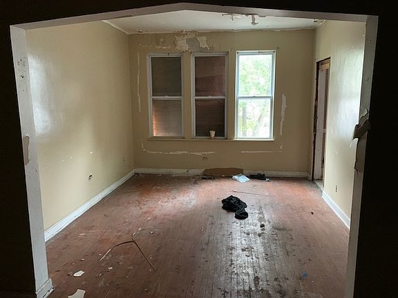 2nd image of 4855 S Wolcott Ave