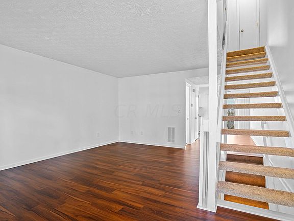 3rd image of 928 Upholland Ln #18E