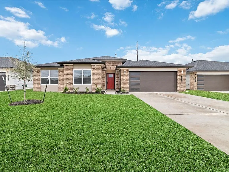 7207 Sunbreeze Ln — Photo 1