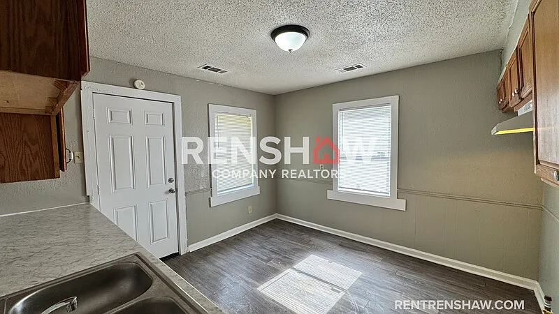 2 bed, 1.0 bath, 798 sqft, $995 — Photo 3