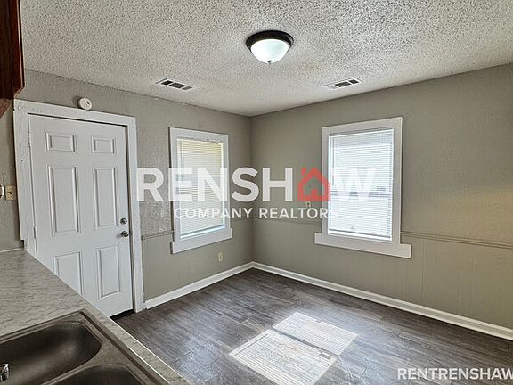 3rd image of 3760 Mandalay Dr