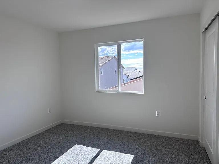 7760 Forestdale Way — Photo 9