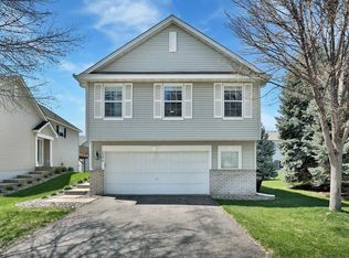 1396 Yorkshire Ln, Shakopee, MN 55379