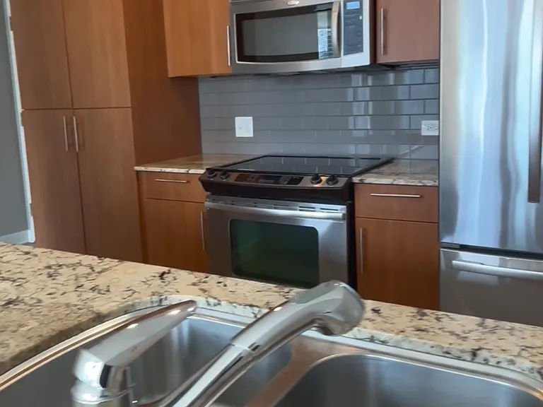 550 N State St #4906 — Photo 1