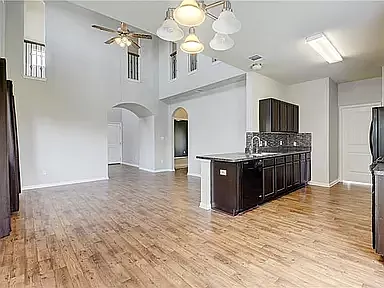 702 Hatton Hill Ln — Photo 4