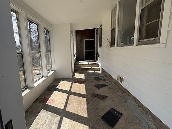 4th image of 340 Metzger Rd
