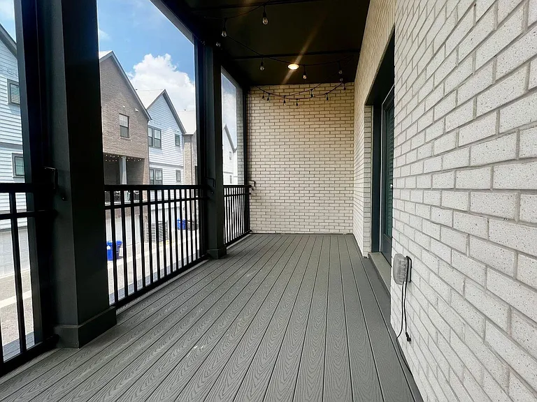 1510 Martel St #D-1 — Photo 12