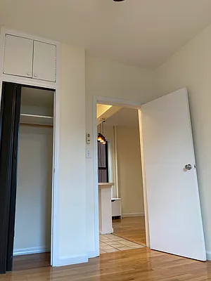 Rented by Akam Sales and Brokerage | media 21