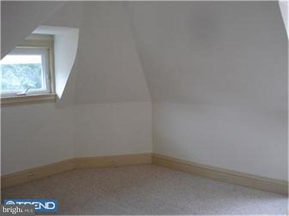 5th image of 441 E Lancaster Ave #3