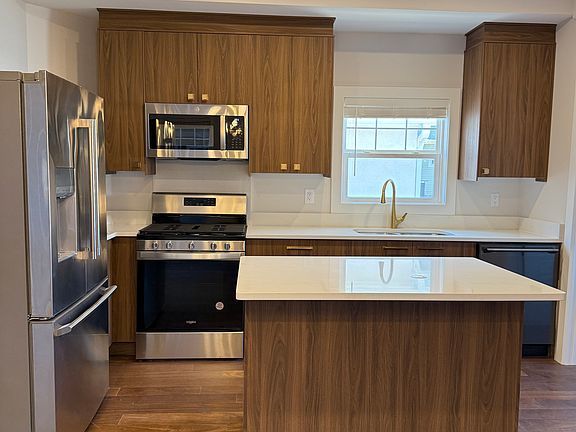 2nd image of 245 Goodrich Ave Floor 1