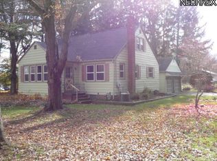 2458 E Turkeyfoot Lake Rd, Akron, OH 44312
