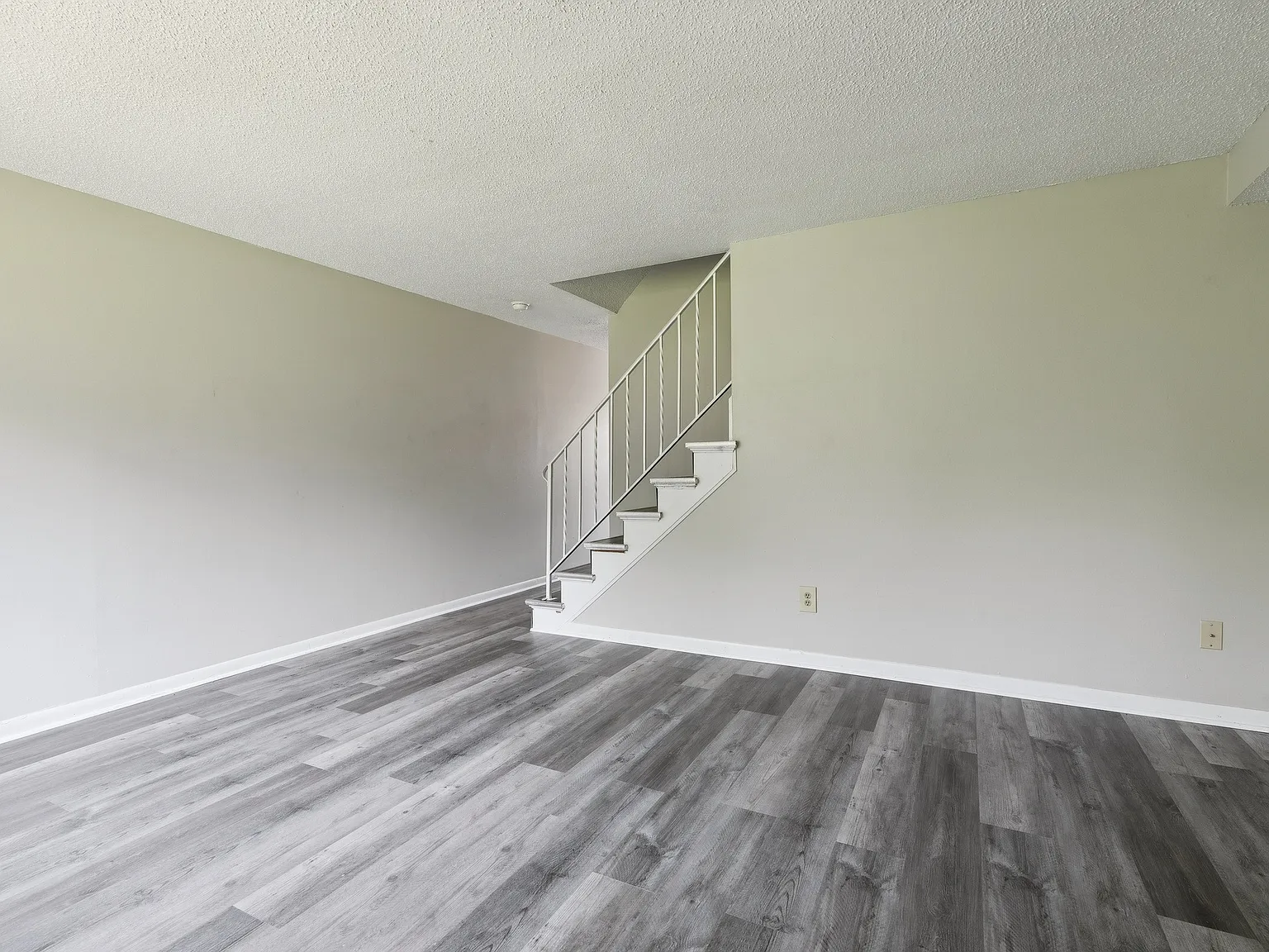 Gateway Apartments — Photo 2