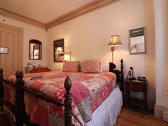 3rd image of 83 Longwood Ave Room 2