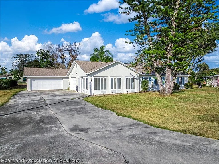 3407 Divot Rd — Photo 3