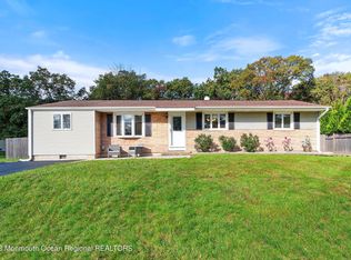 16 Woodside Dr, Howell, NJ 07731
