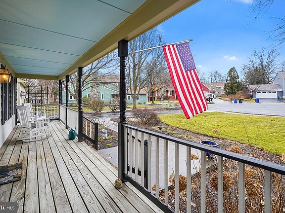 2nd image of 214 Browns Meadow Ct NE