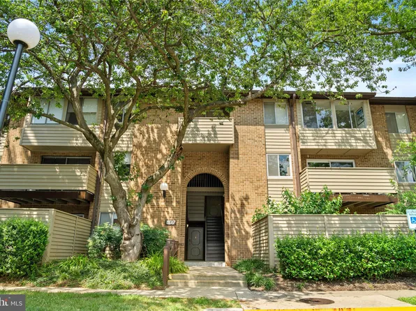 19317 Club House Rd APT 201, Montgomery Village, MD 20886