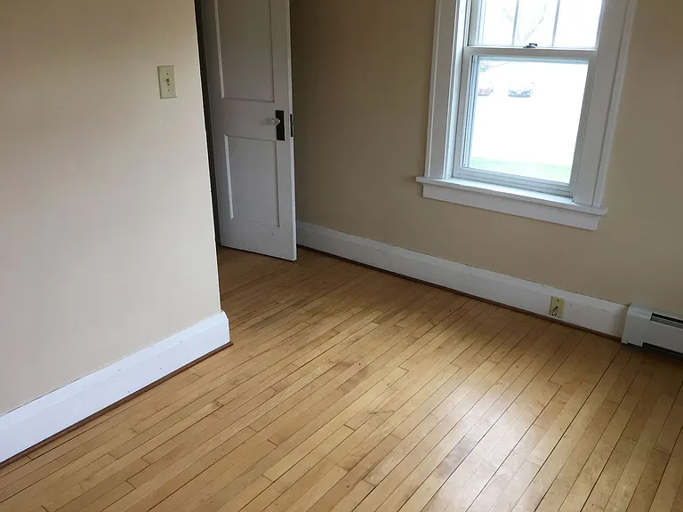 605 E Thomas St — Photo 16