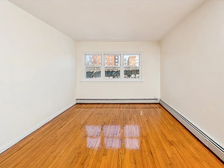 2852 Roberts Ave #2 — Photo 1