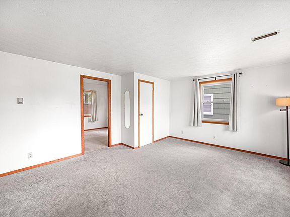 3rd image of 1120 Davis Dr