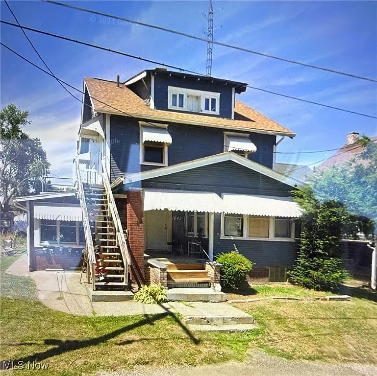 1643 Olive Pl NE photo 1