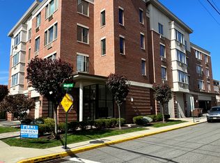 225 Walker St #205, Cliffside Park, NJ 07010