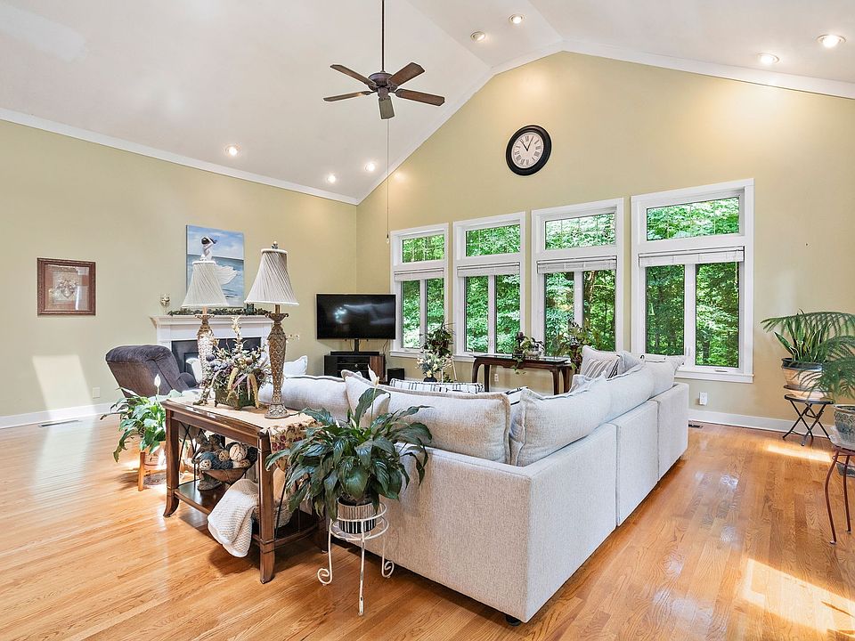 1st image of 4319 Nicks Dr