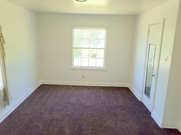 3rd image of 504 Weed St