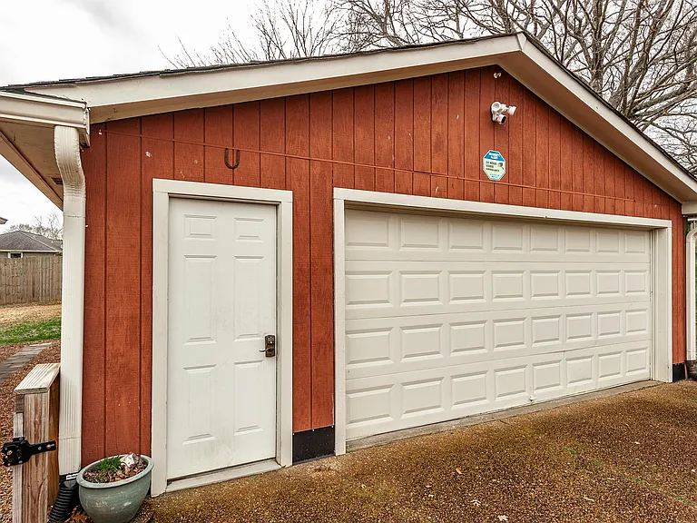 1003 Woods Lake Dr — Photo 59