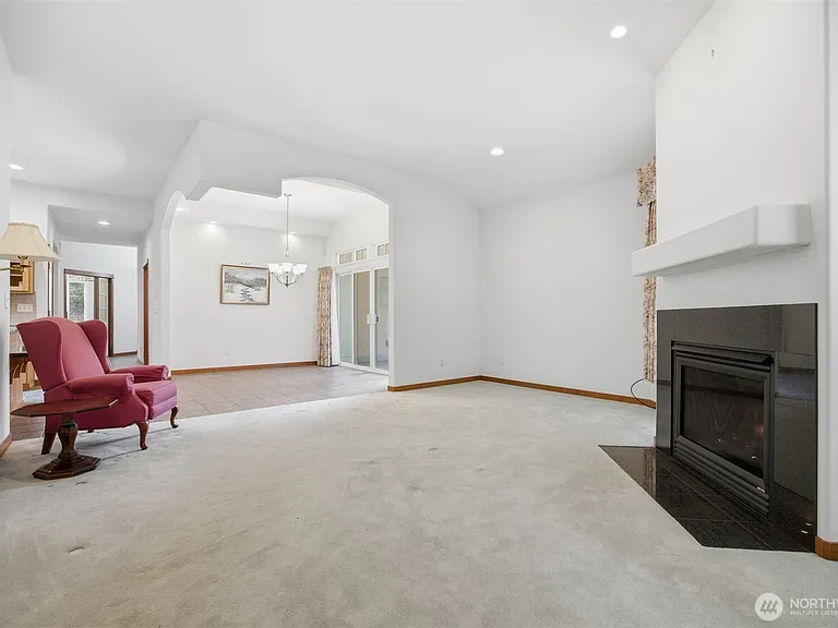 237 Creekview Crst — Photo 15