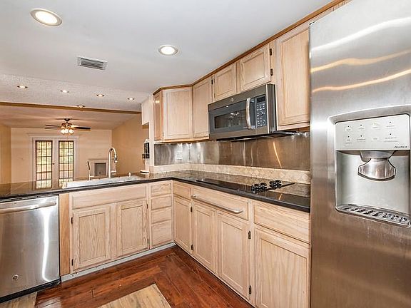 2nd image of 4941 Puritan Cir