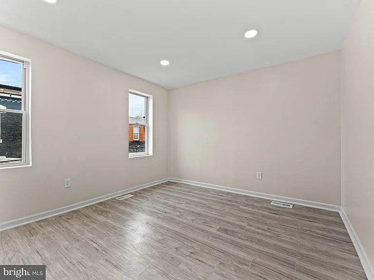 2211 Pierce St — Photo 12