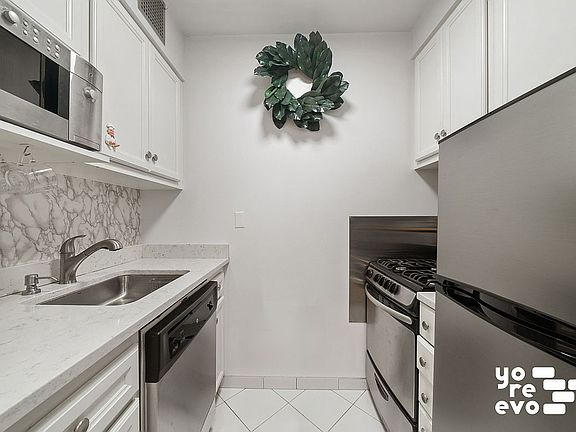 5th image of 393 W 49th St APT 4DD