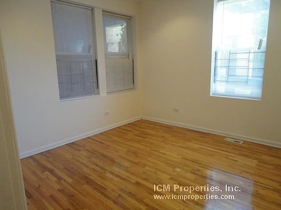 4th image of 2454 N Southport Ave #J