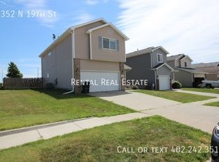 7352 N 19th St, Lincoln, NE 68521