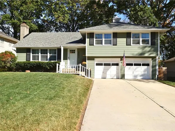 6931 Russell St, Overland Park, KS 66204