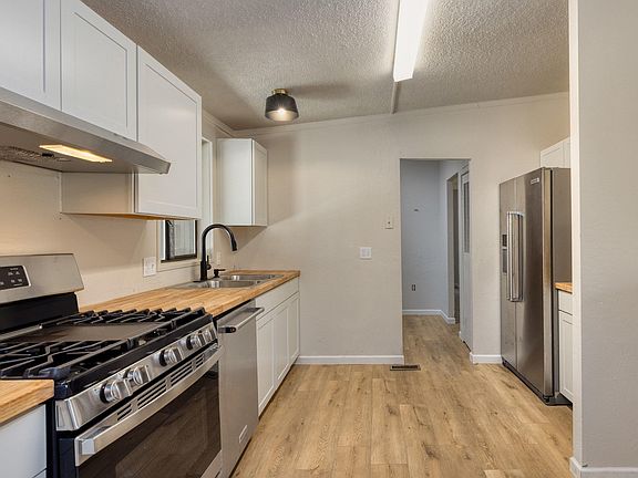 4th image of 1302 N Matterhorn Rd