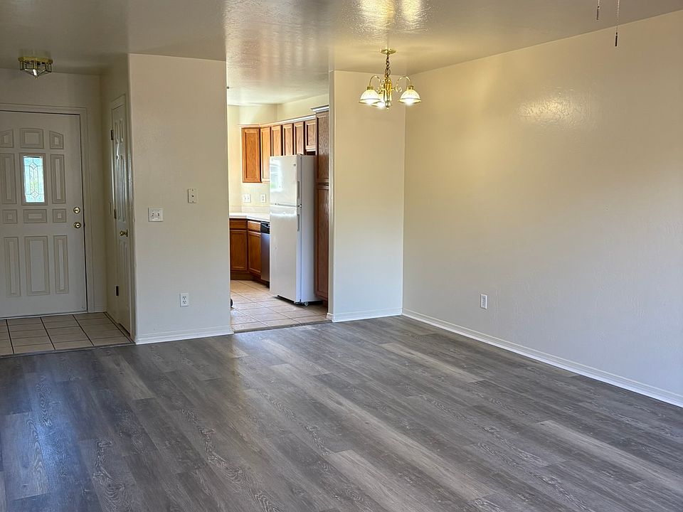 Livingroom/Dining area