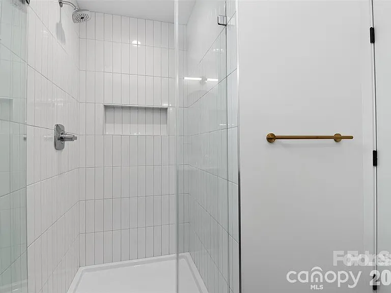 2714 Baltimore Ave — Photo 9