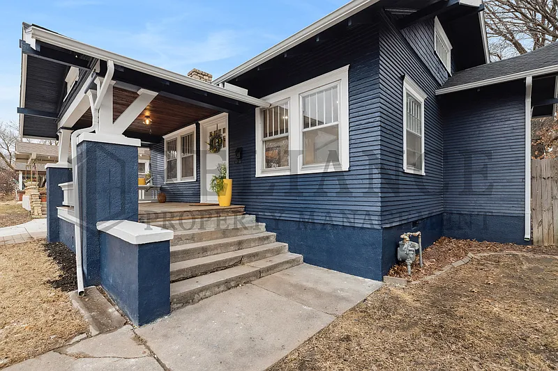 3 bed, 1.0 bath, 1488 sqft, $1,595 — Photo 4